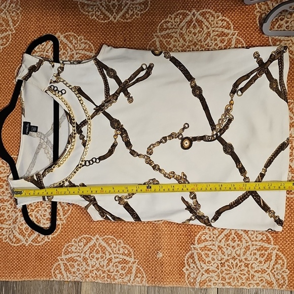 Chic Chain Print Sleeveless Top - Picture 7 of 10